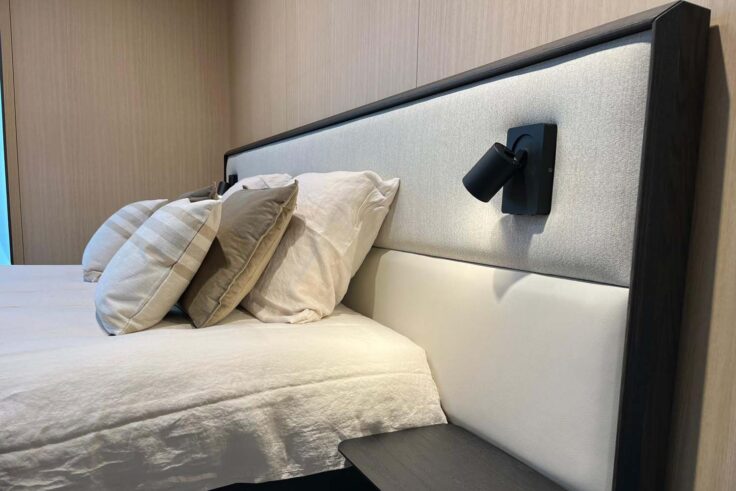 Equilli houten bedkader met hoofdbord - Dark Oak